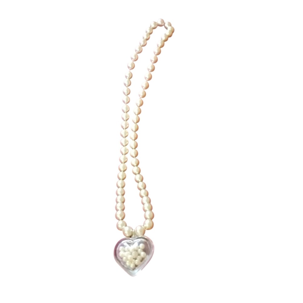 Vintage Faux Pearl Necklace Clear Shaker Heart Pendant Cream Beads 18 Inch